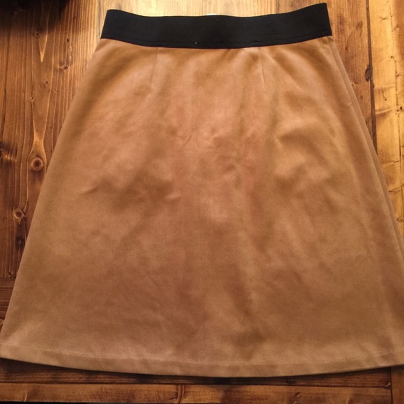 Faux suede and leather above knee zip up skirt - Picture 2 of 3
